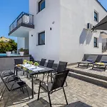 Sea Mare Stin Vista Apartment Pula