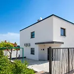 Sea Mare Stin Vista Apartment