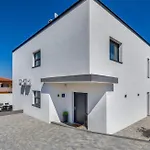 Sea Mare Stin Vista Apartment *